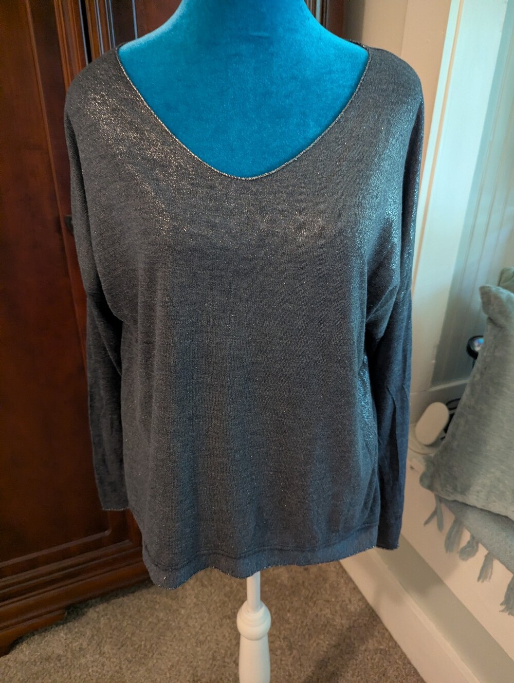 Women's Shimmery V-Neck Pullover Top — Charcoal